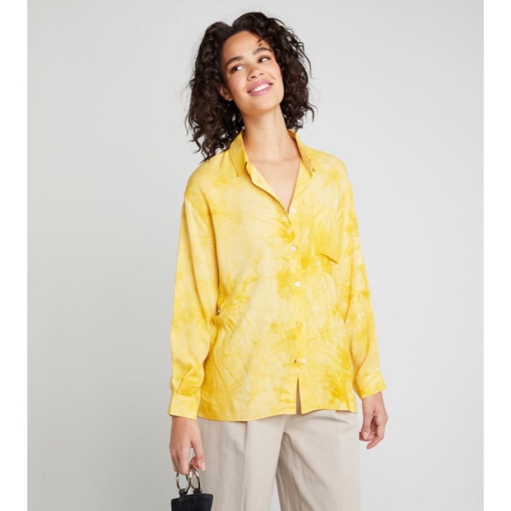 🔥 NWT CAARA brand new yellow tie dye button down!